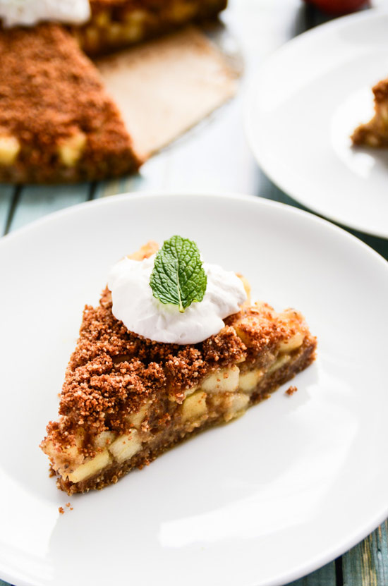 Raw Vegan Apple Pie with Cinnamon-Apple Streusel