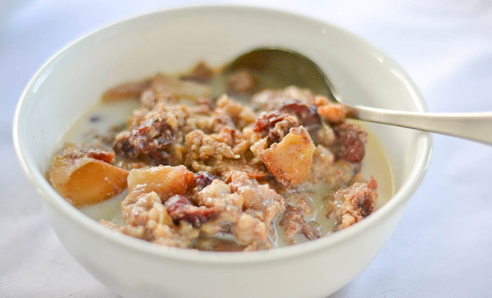 Slow Cooker Apple Cinnamon Steel-Cut Oatmeal
