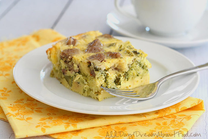 Slow Cooker Sausage and Egg Breakfast Casserole