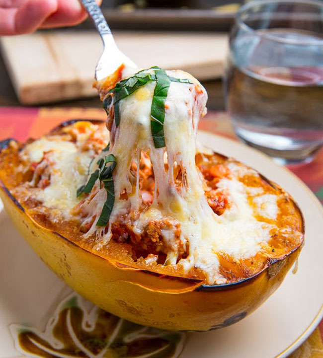 Lasagna Stuffed Spaghetti Squash plus 8 other gluten free spaghetti squash recipes